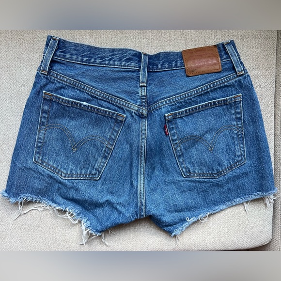 Levi’s 501 High Waist Jean Shorts in Oxnard Audio - Picture 4 of 7